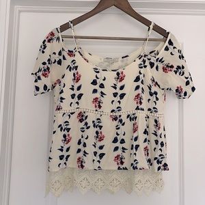 Langlock cold shoulder top by Skies are Blue